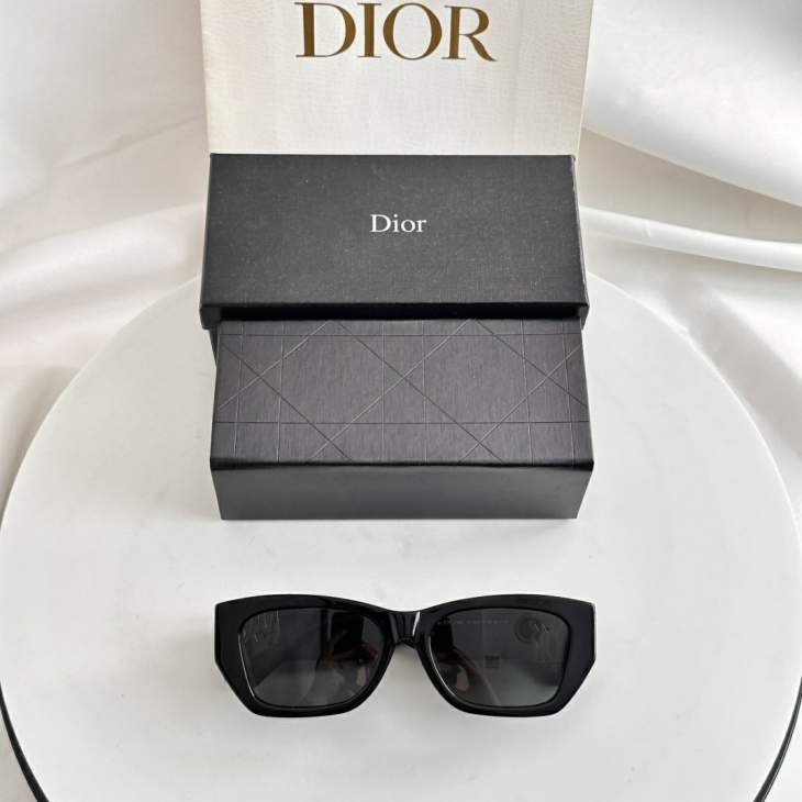Picture of Dior Sunglasses _SKUfw77817710fw